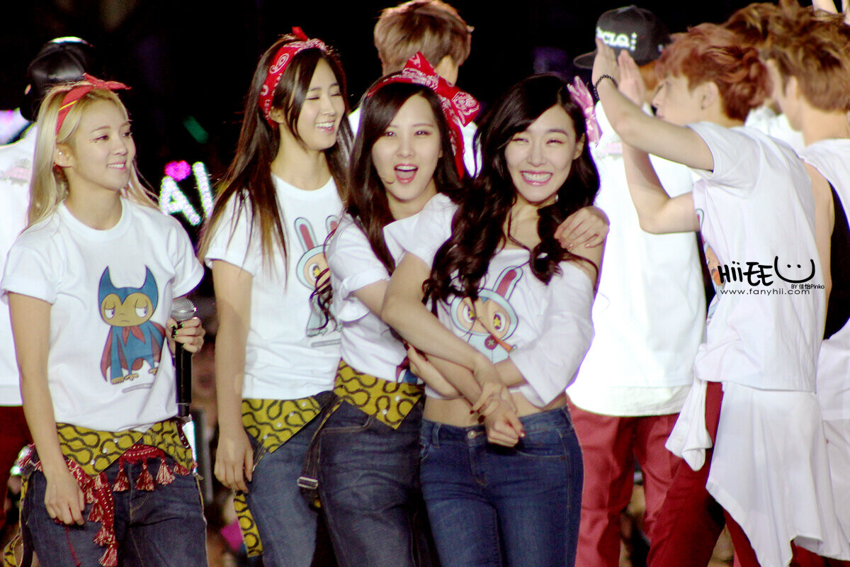 131019 Girls' Generation at SMTOWN Concert in Beijing | kpopping