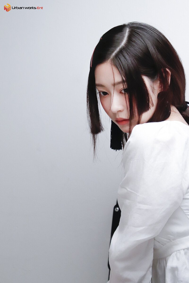 210618 Urban Works Naver Post - Minju's Beauty+ Photoshoot Behind documents 5