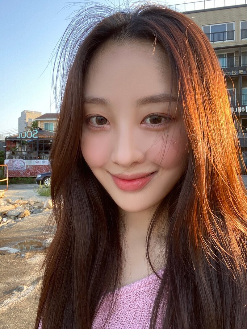 210926 LOONA Twitter Update - Yves documents 1