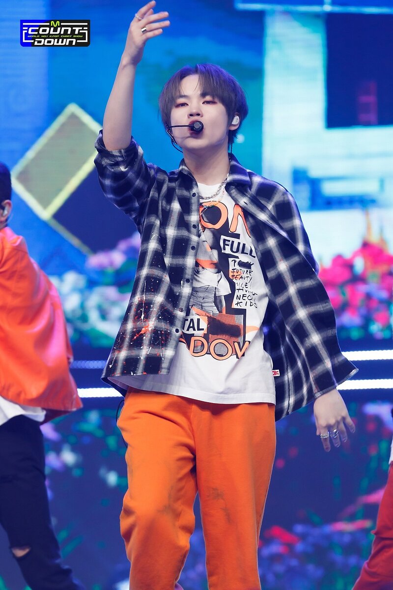 220407 CHENLE- 'GLITCH MODE' at M COUNTDOWN documents 3