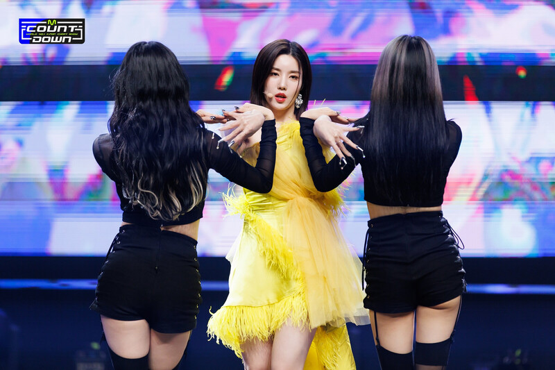 220414 Kwon Eunbi - "GLITCH" at M Countdown documents 2