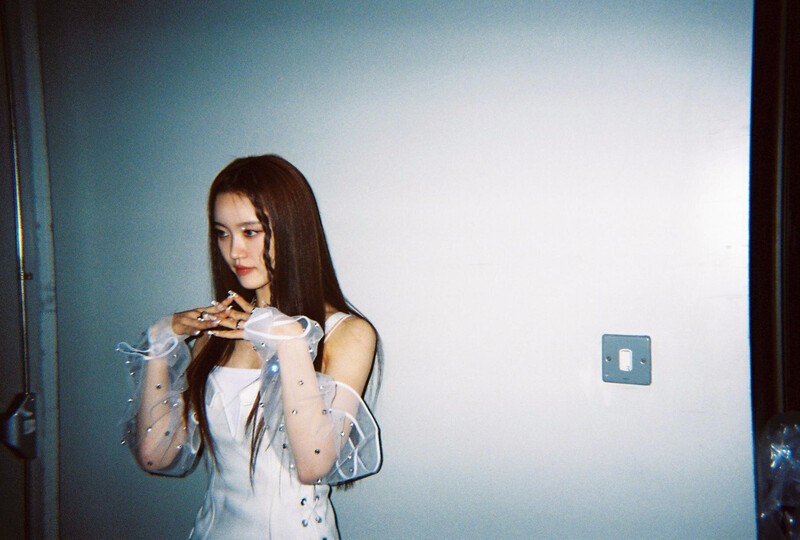 220712 XG Weverse Update - XG "MASCARA" Photoshoot | Behind Photo (film Ver.) documents 2