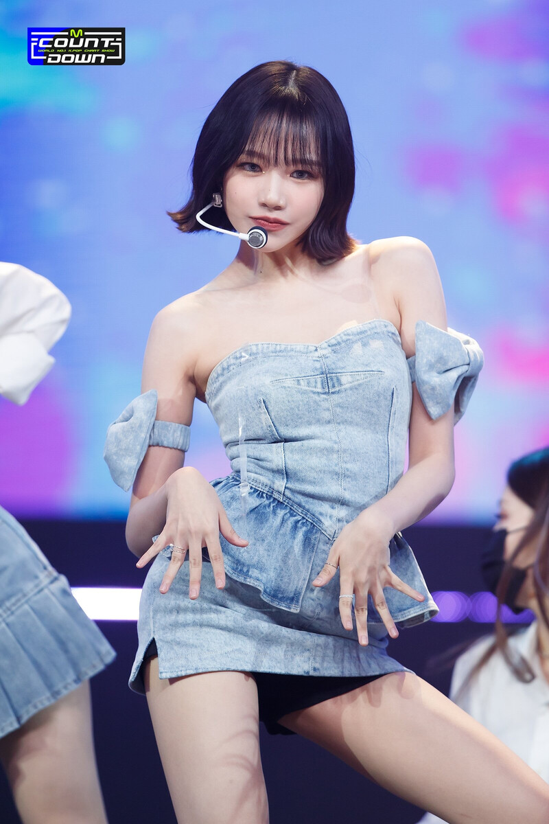 211014 Jo Yuri - 'GLASSY' at M Countdown documents 20