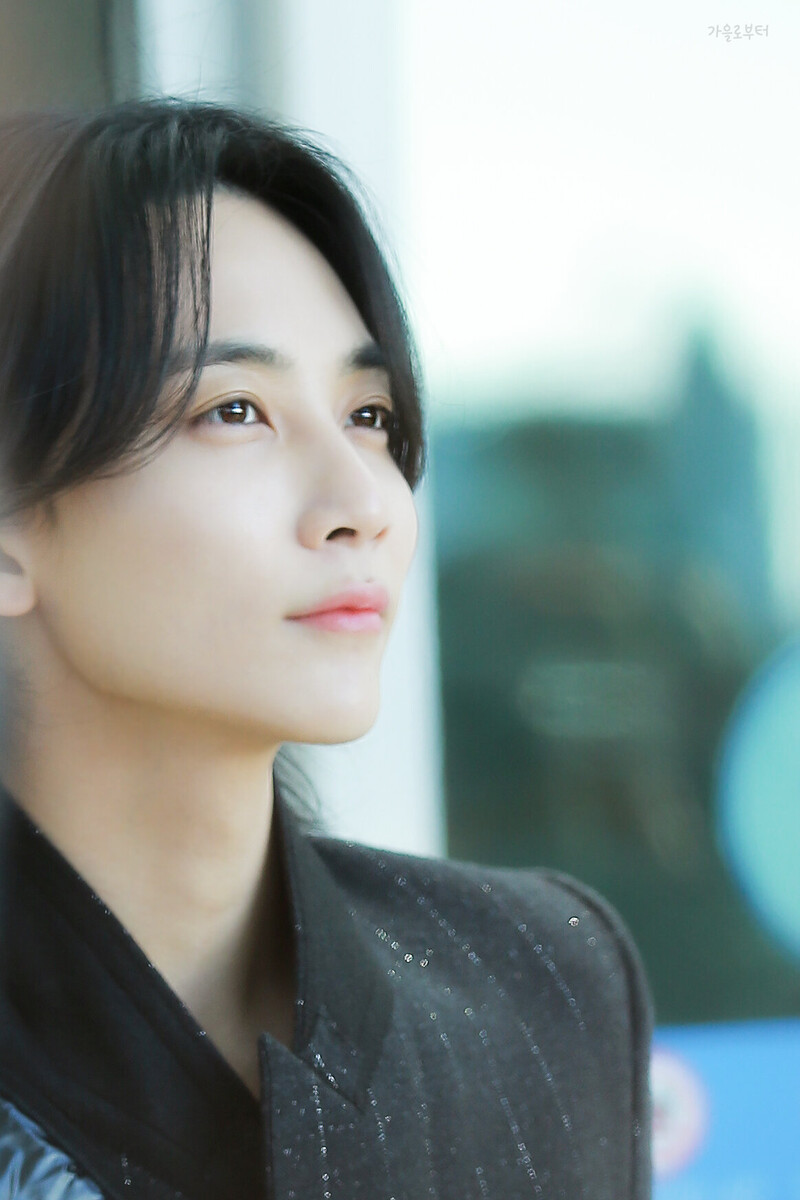 230116 SEVENTEEN Jeonghan - ICN documents 8