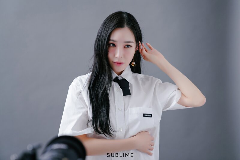 230309 SUBLIME Naver Post - Tiffany Young - Harper's Photoshoot Behind documents 10
