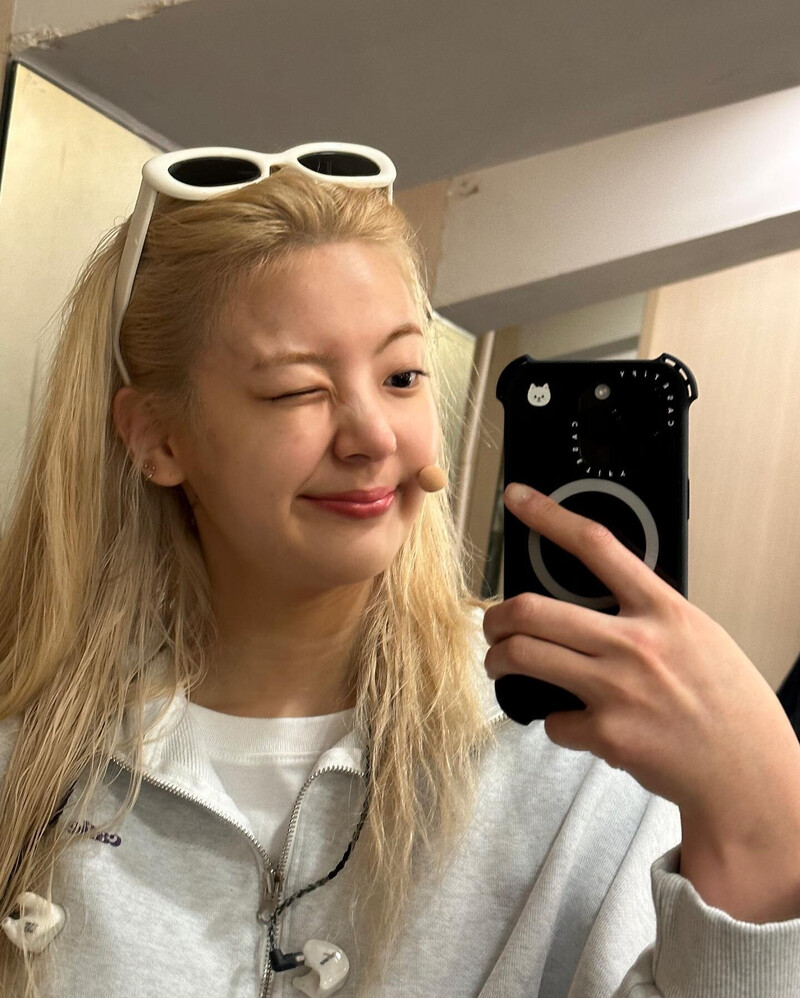 230428 Itzy Lia Instagram Update Kpopping 9755