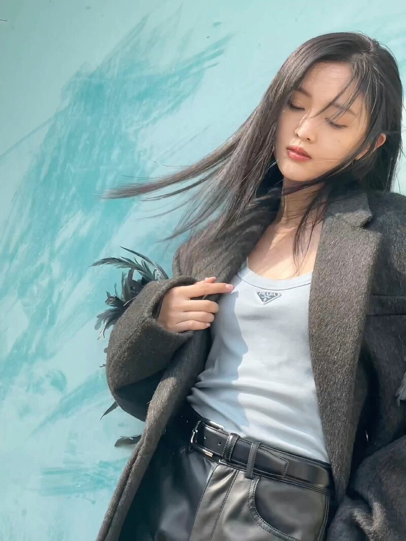 Xuan Yi for Chic Trend Magazine October 2022 Issue - Behind the Scenes documents 10