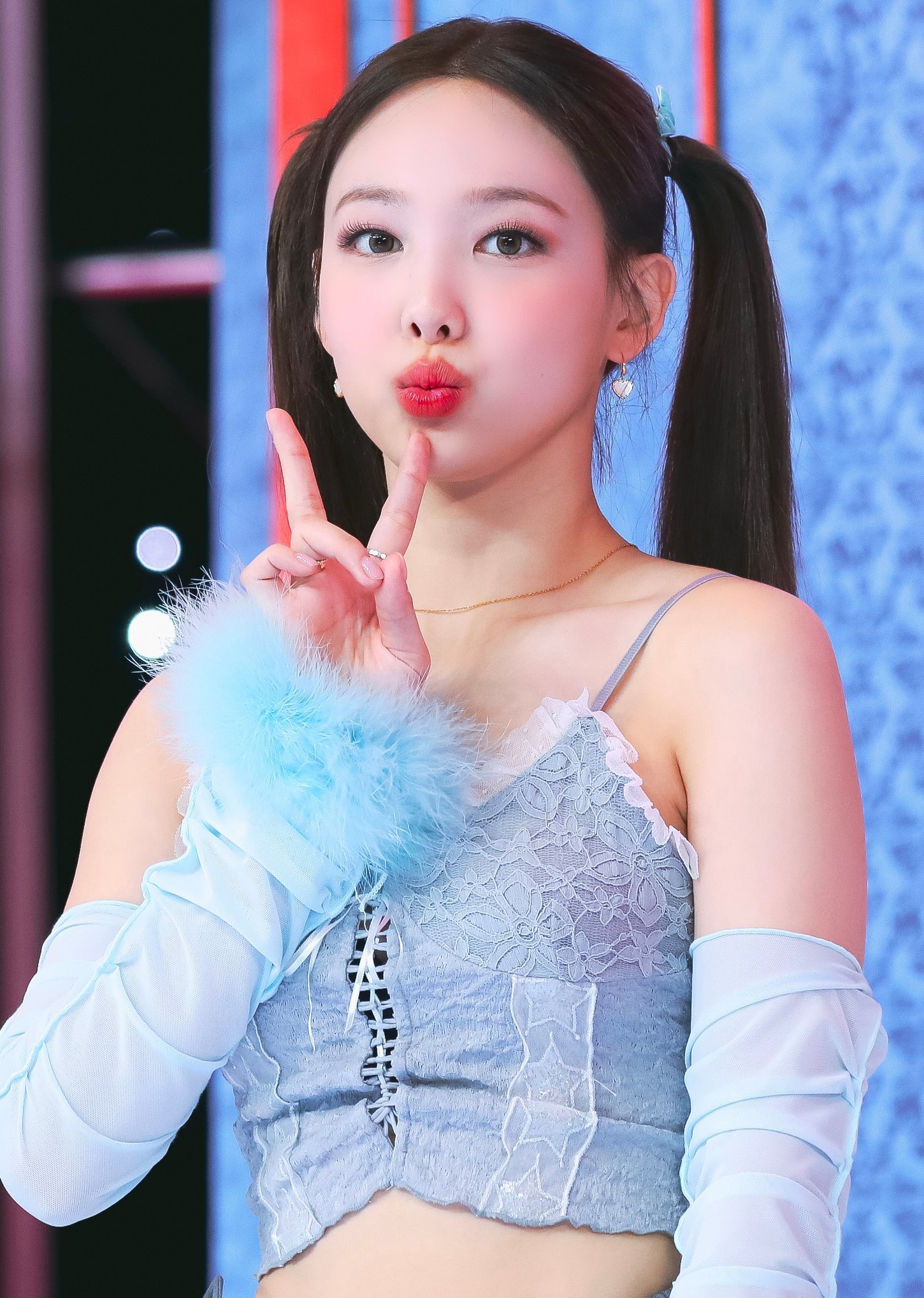 wow hi bonjour! wow beautiful- — talk that talk (twice) ♡ nayeon