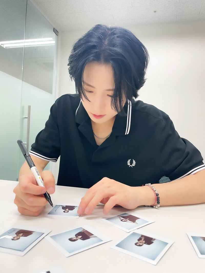 20230705 - Twitter Update - JUST B PHOTO BOOK B - CUT documents 3