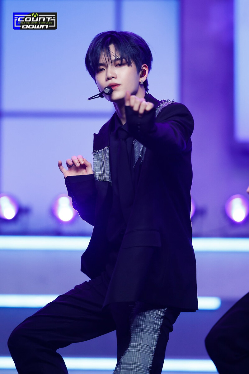 220428 VERIVERY - 'Undercover' at M COUNTDOWN documents 16