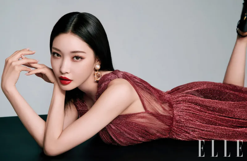 Chungha_Elle_January_2021_2.jpg