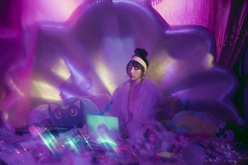 Crystal Tea 'Pink Movie' Photos documents 4