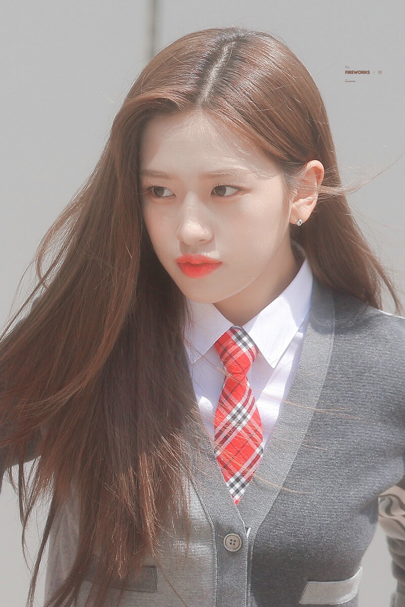 220818 IVE Yujin - 'Knowing Bros' Commute documents 2