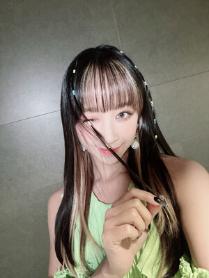 221123 SECRET NUMBER Weverse Update - Dita