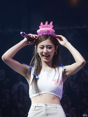 230613 TWICE Tzuyu - ‘Ready To Be’ World Tour in Oakland Day 2