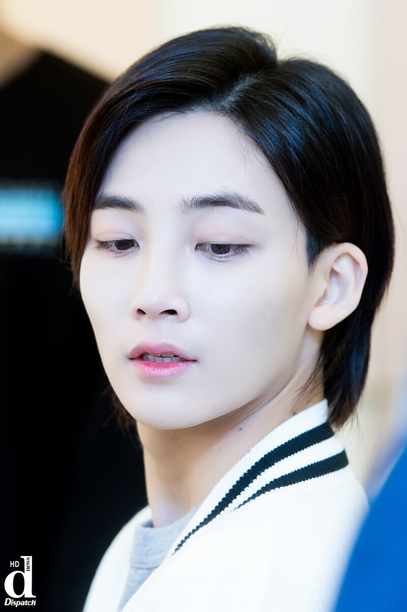 161116 SEVENTEEN for MBC Every1 'StarShow 360' preparation [Dispatch] - Jeonghan documents 2
