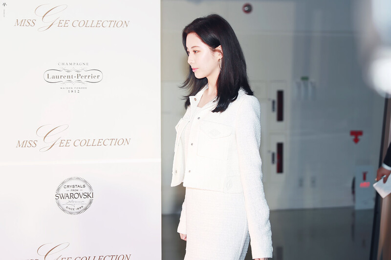 170329 Girls' Generation Seohyun at 'Miss Gee Collection' 2017 Seoul Fashion Week documents 10