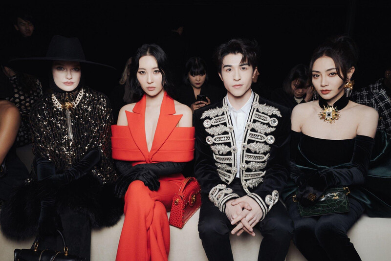 230301 SUNMI- BALMAIN Women's F/W 2023-'24 Fashion Show at Paris Fashion Week documents 5