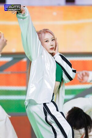 230413 LEE CHAE YEON - 'KNOCK' at M COUNTDOWN