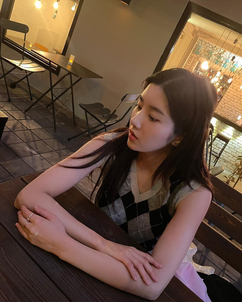 210606 Kwon Eunbi Instagram Update documents 5