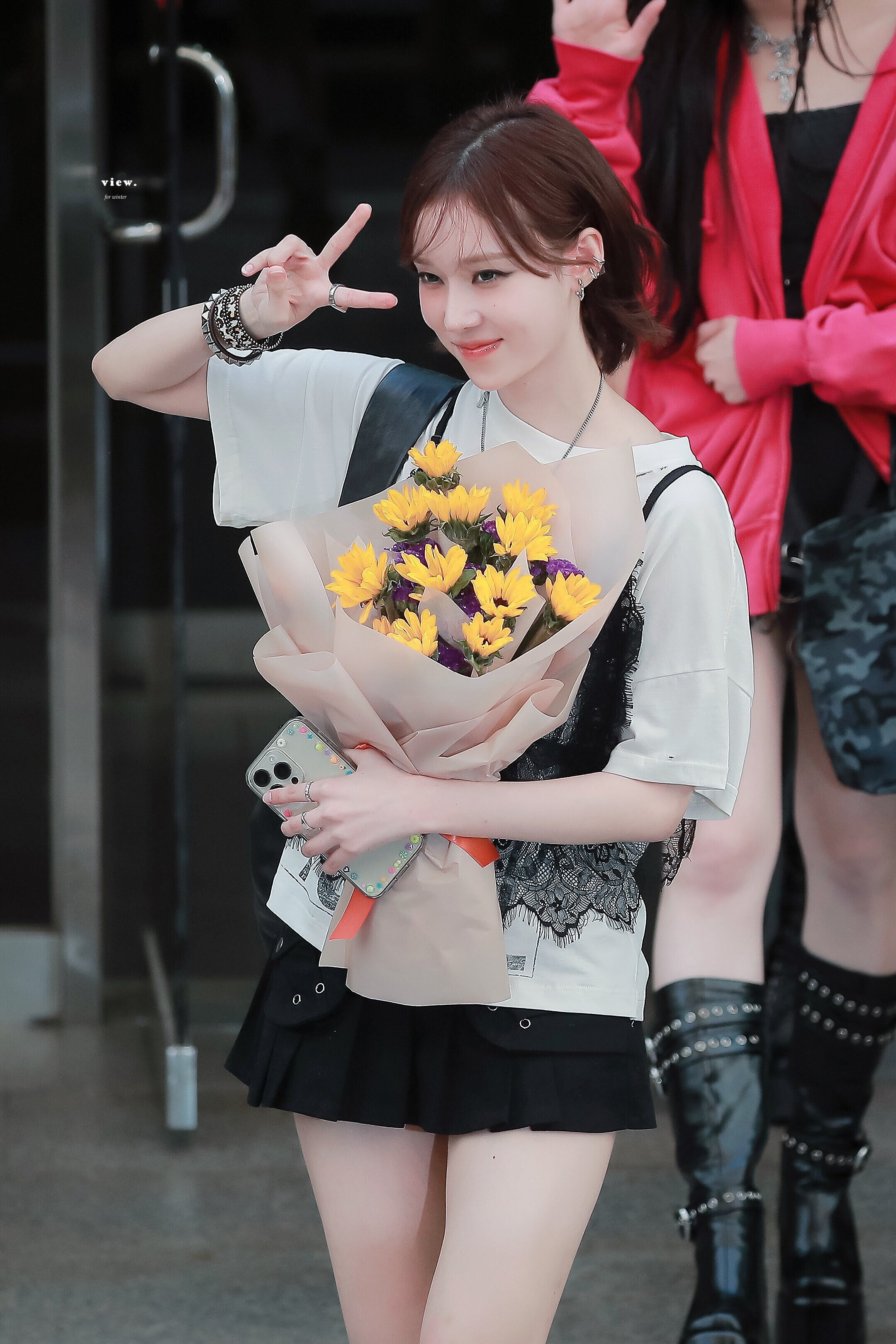 230519 aespa Winter - Music Bank Commute | kpopping