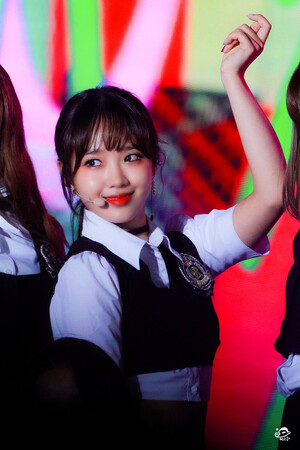 180801 Weki Meki Yoojung at Korea Music Festival