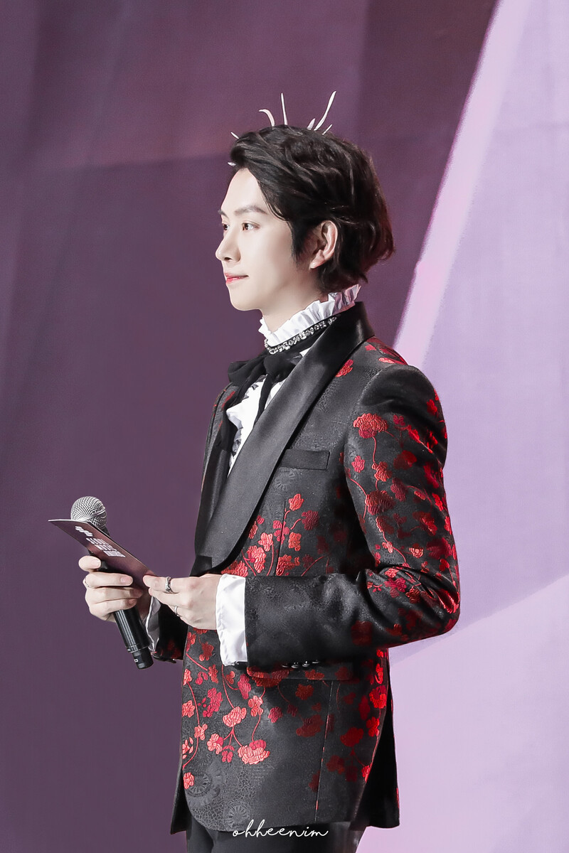 190115 Heechul at Seoul Music Awards documents 2