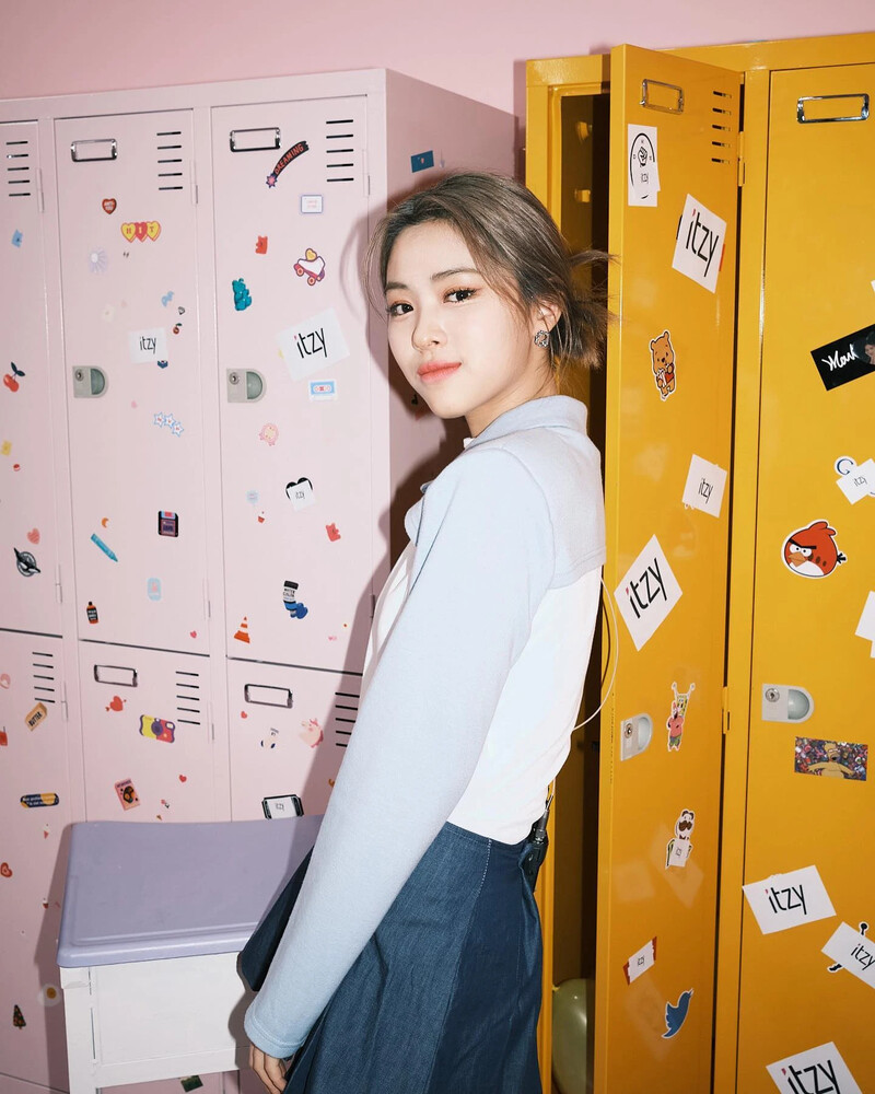 210312 ITZY Instagram Update documents 5