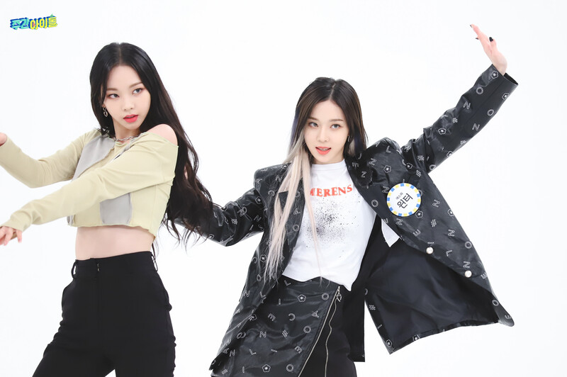 210526 MBC Naver Post - aespa at Weekly Idol No. 513 documents 14