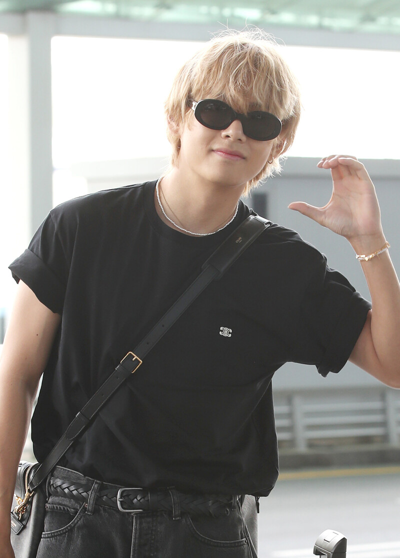 230630 V at Incheon International Airport documents 13
