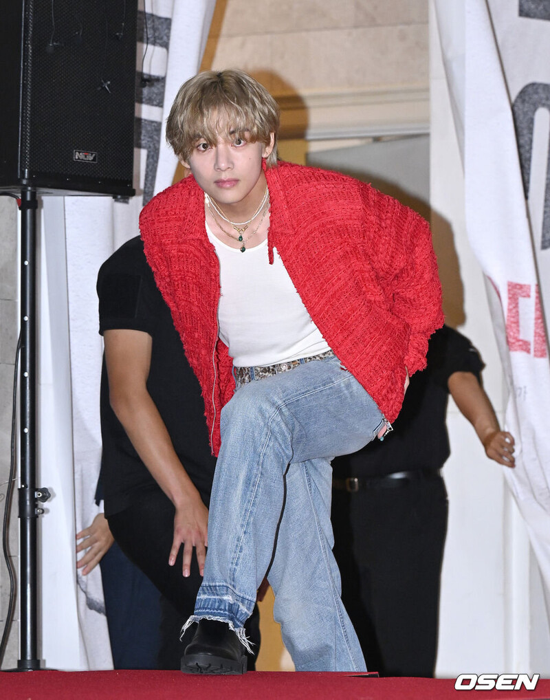 230808 BTS V - 'Concrete Utopia' VIP Premier documents 8