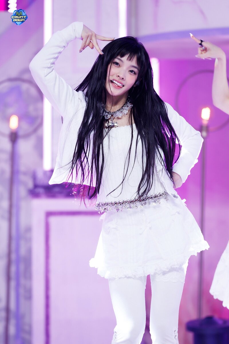 240328 ILLIT Iroha - 'Magnetic' and 'My World' at M Countdown documents 5