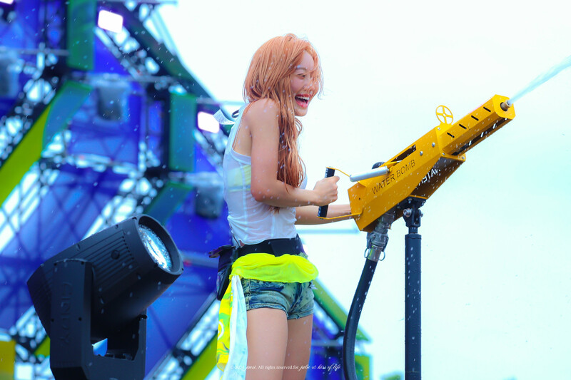 240706 KISS OF LIFE Julie at 2024 Waterbomb Seoul Festival - Day 2 documents 2