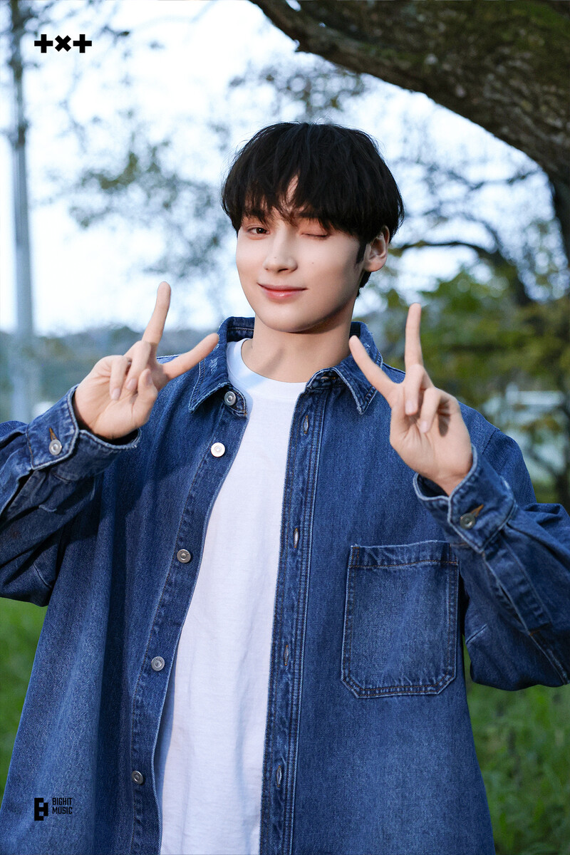 TXT Huening Kai - "Over the Moon (Our Sanctuary ver.)" Photo Sketch documents 1