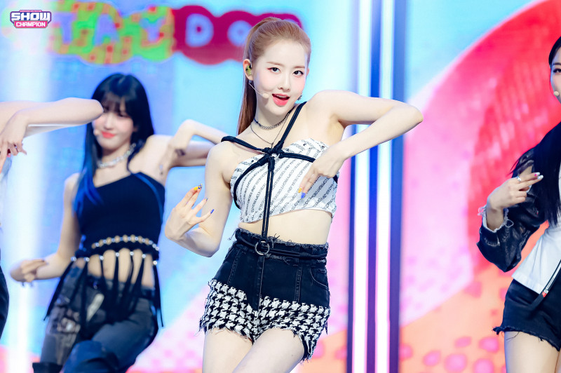 210414 STAYC - 'ASAP' at Show Champion documents 22
