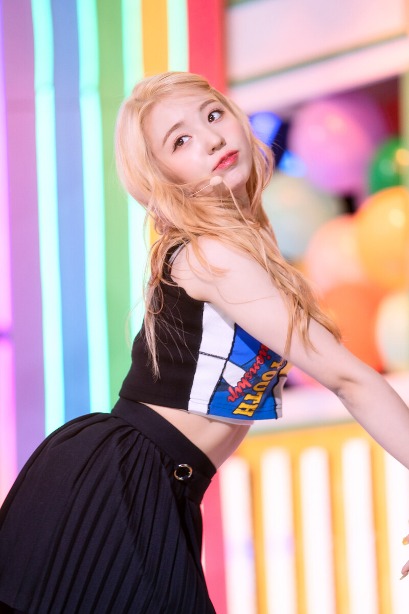 220703 Kep1er Yeseo 'Up!' at Inkigayo documents 17