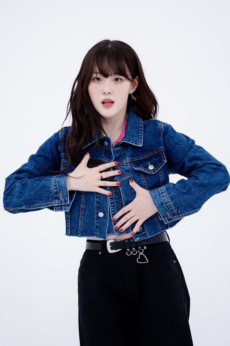 230411 MBC Naver - Kep1er Chaehyun - Weekly Idol On-site Photos documents 1