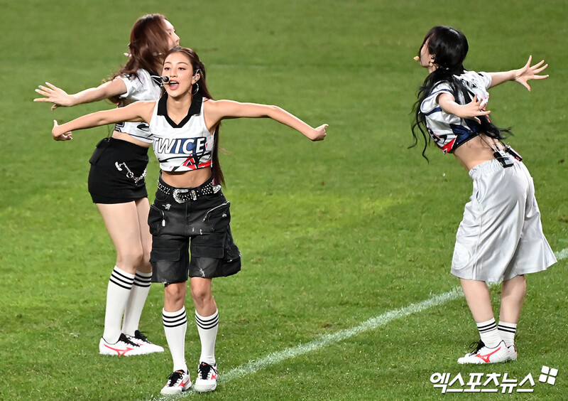 240731 TWICE  at Team K-League vs. Tottenham Hotspur's Halftime Show documents 8