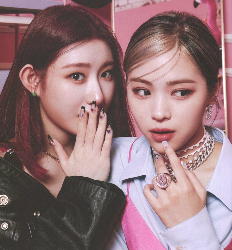ITZY 'Crazy In Love' Album Scans documents 14