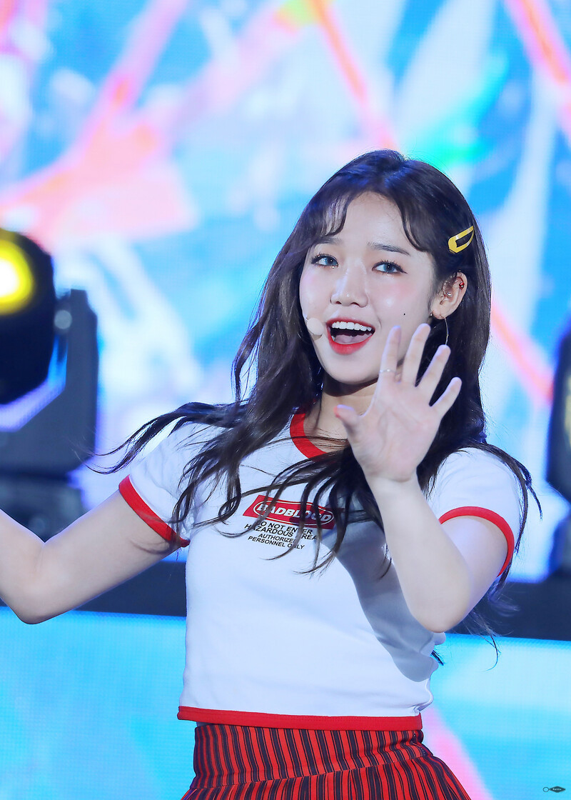 180901 Weki Meki Yoojung at INK Concert documents 1