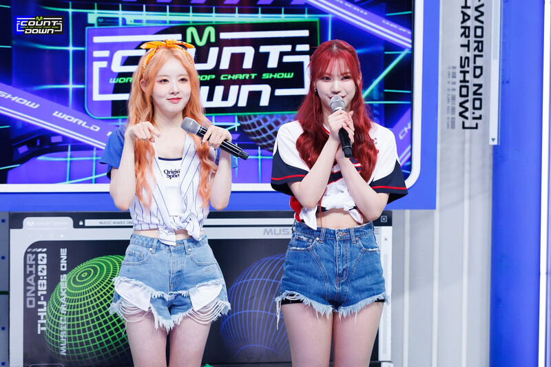 230824 STAYC Sieun & Isa - Special MCs at M COUNTDOWN documents 6