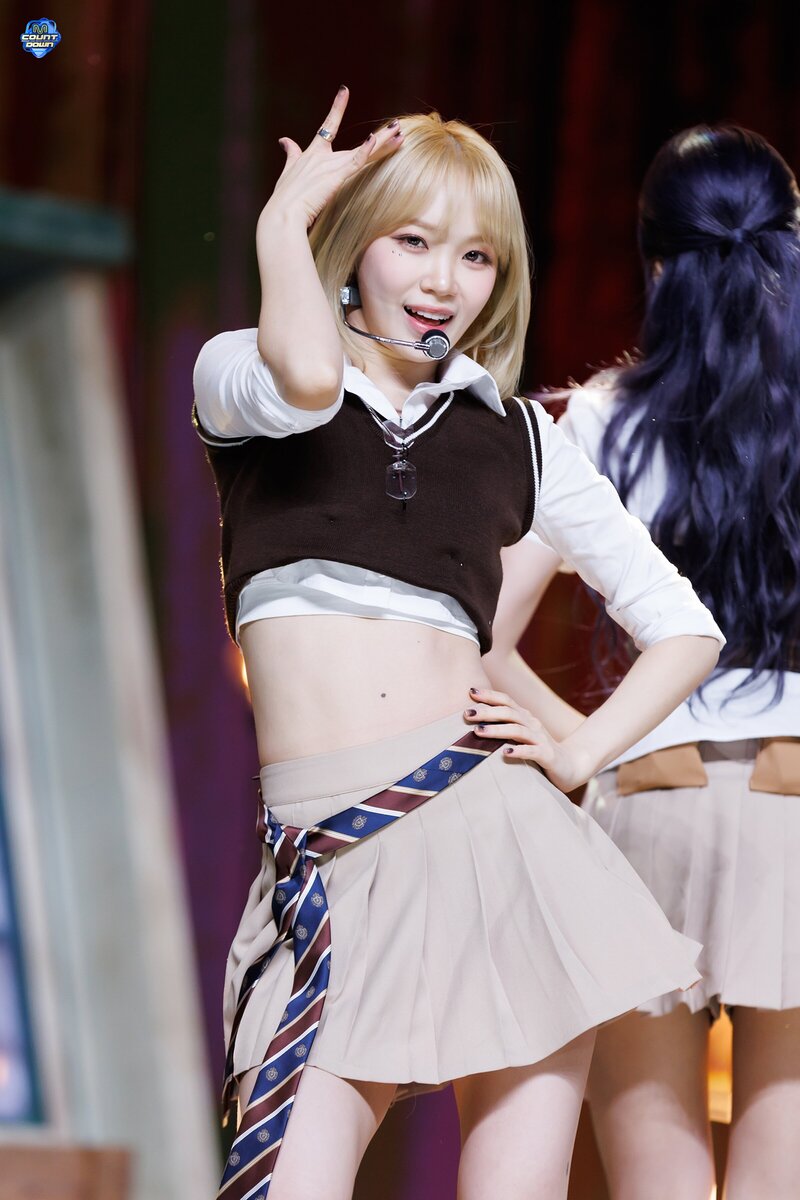 240307 LE SSERAFIM Chaewon - 'EASY' and 'Smart' at M Countdown documents 4
