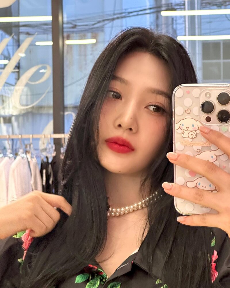 240309 Red Velvet Joy Instagram Update documents 1