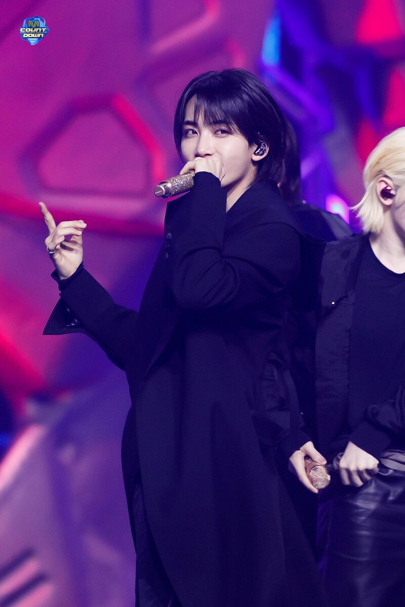 240502 SEVENTEEN Jeonghan - 'MAESTRO' at M Countdown documents 1