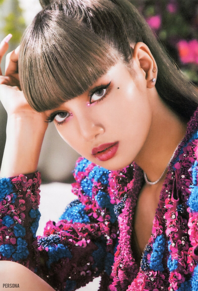 BLACKPINK Lisa -LALISA- Photobook [Special Edition] Scans documents 2