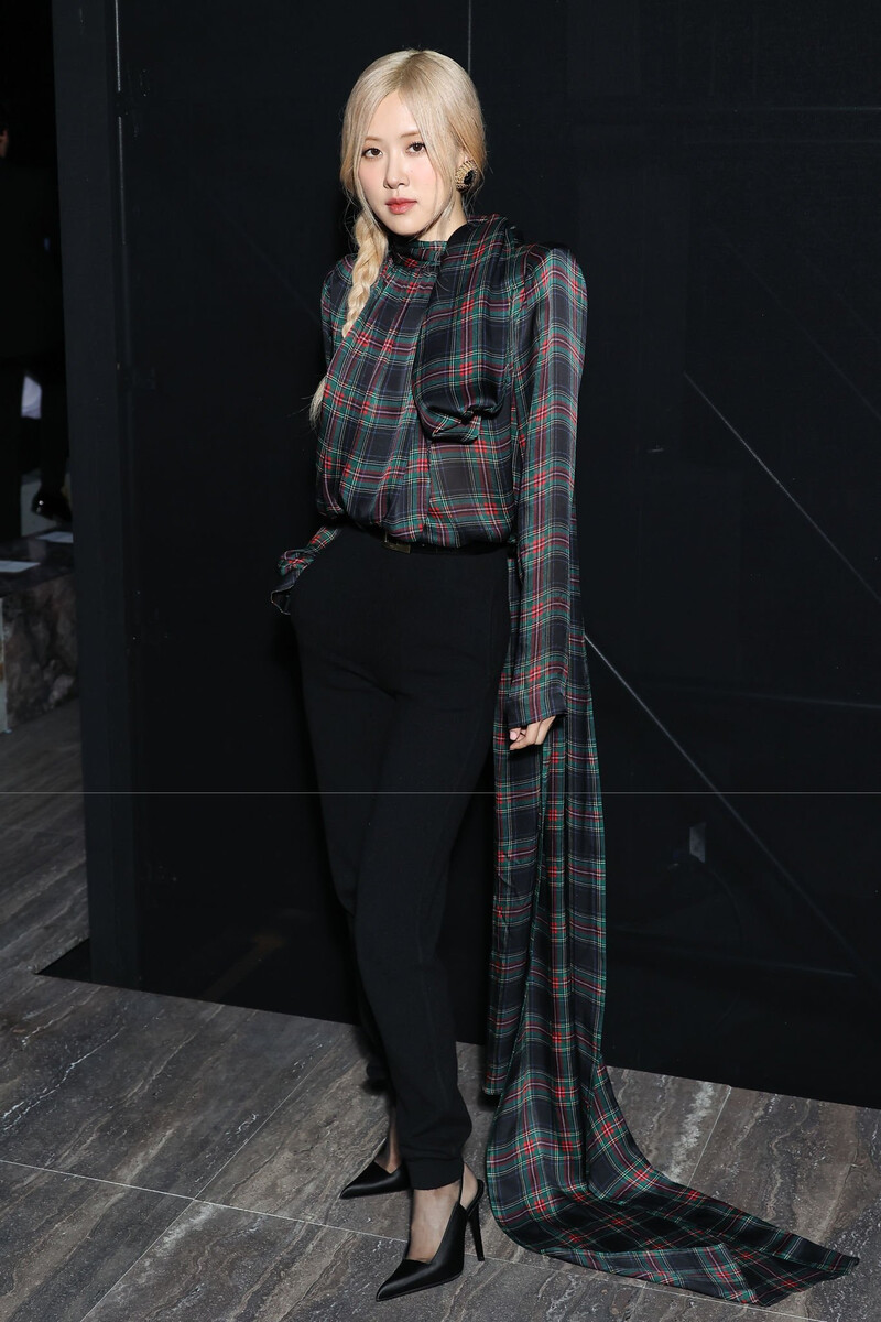 Rosé at the YSL Paris Fashion Week show documents 3