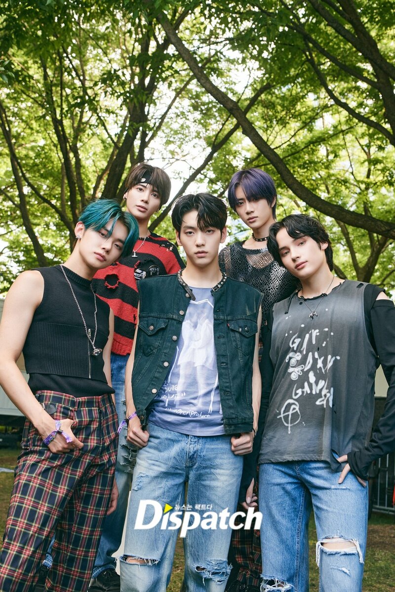 220801 TXT 'LOLLAPALOOZA' in CHICAGO Photoshoot by DISPATCH kpopping
