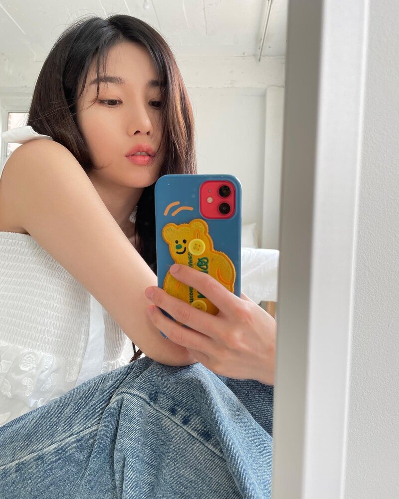 210614 Kwon Eunbi Instagram Update documents 2