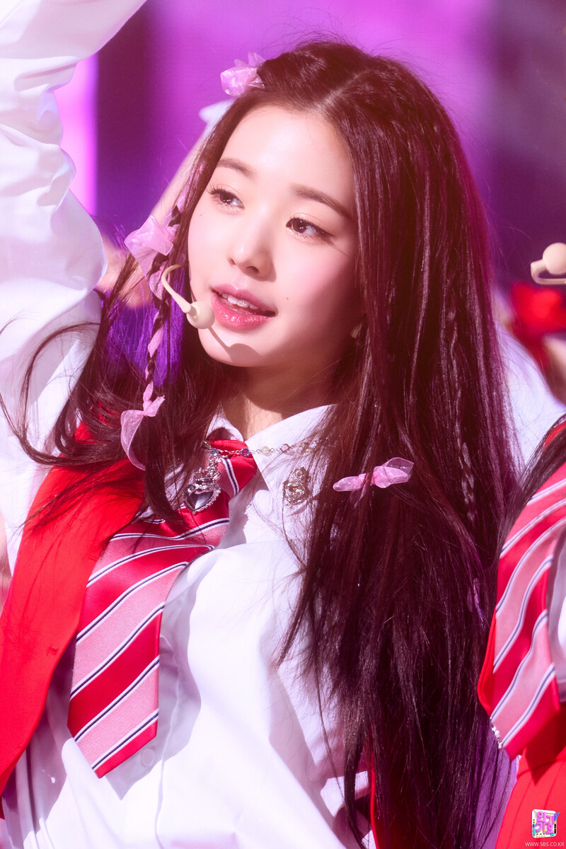 220501 IVE Wonyoung - 'LOVE DIVE' at Inkigayo documents 10