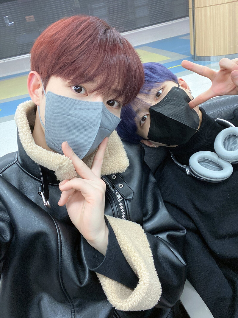 230203 NINE.i Twitter Update - Jewon documents 2